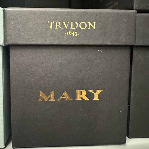 Cire Trudon | Mary Candle - Cedar and Gaiac - 270 g - NWT - Picture 4 of 7